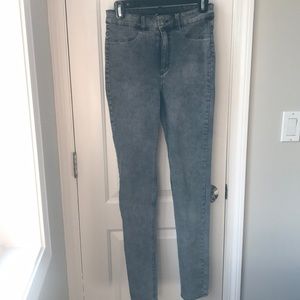 Grey skinny jeans